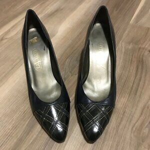 Lavallee Ladies Charcoal Color Leather Shoe Size 9